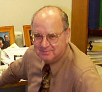 george_mozes.jpg (11038 bytes)